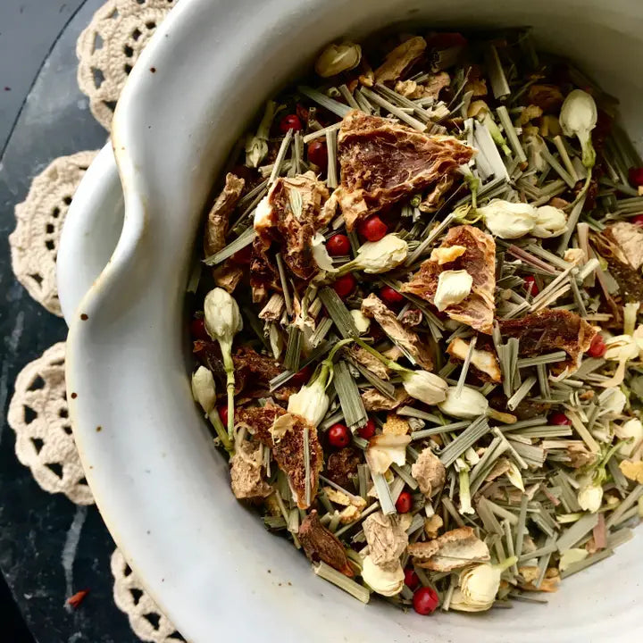 Gnat and Bee Snow Drop Chai Herbal Loose Leaf Tea
